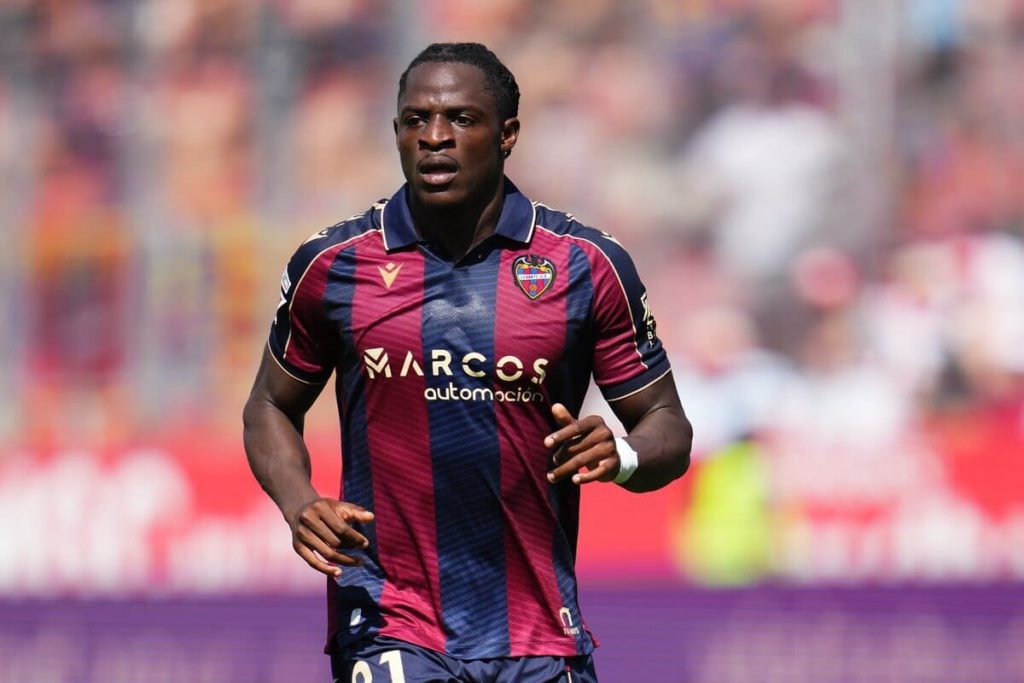 Arsenal entra na disputa por Karl Etta Eyong, do Levante