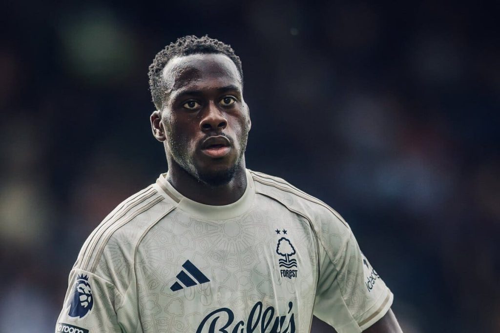 Stuttgart está de olho em Arnaud Kalimuendo