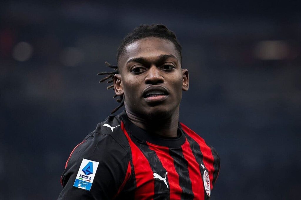 Milan inicia negociações para renovar com Rafael Leão