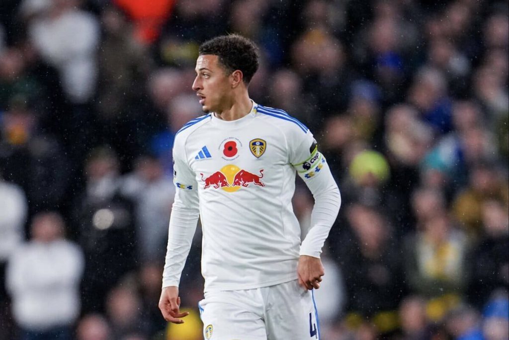 Leeds United quer renovar o contrato de Ethan Ampadu