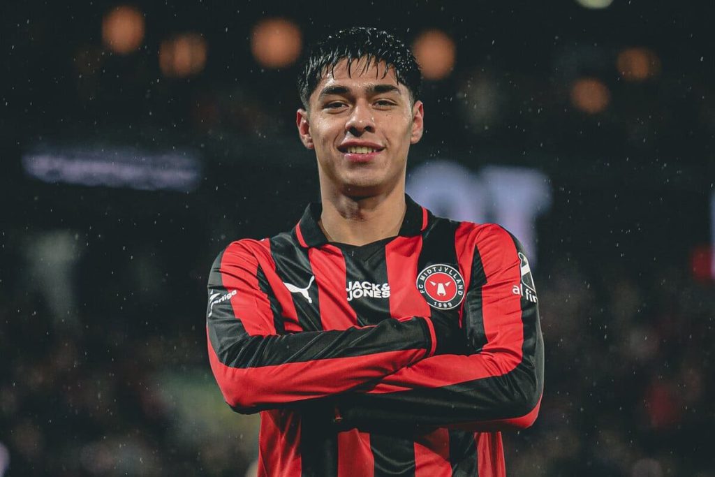 Arsenal e Liverpool estão de olho em Darío Osorio