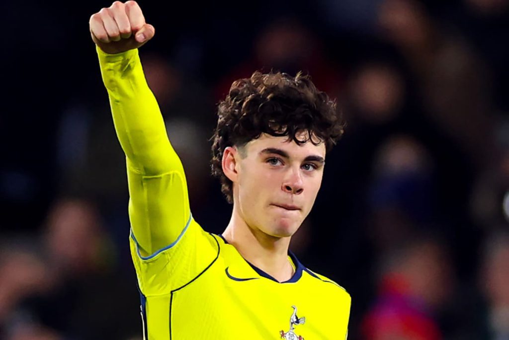 Borussia Dortmund entra na corrida pela contratação de Archie Gray