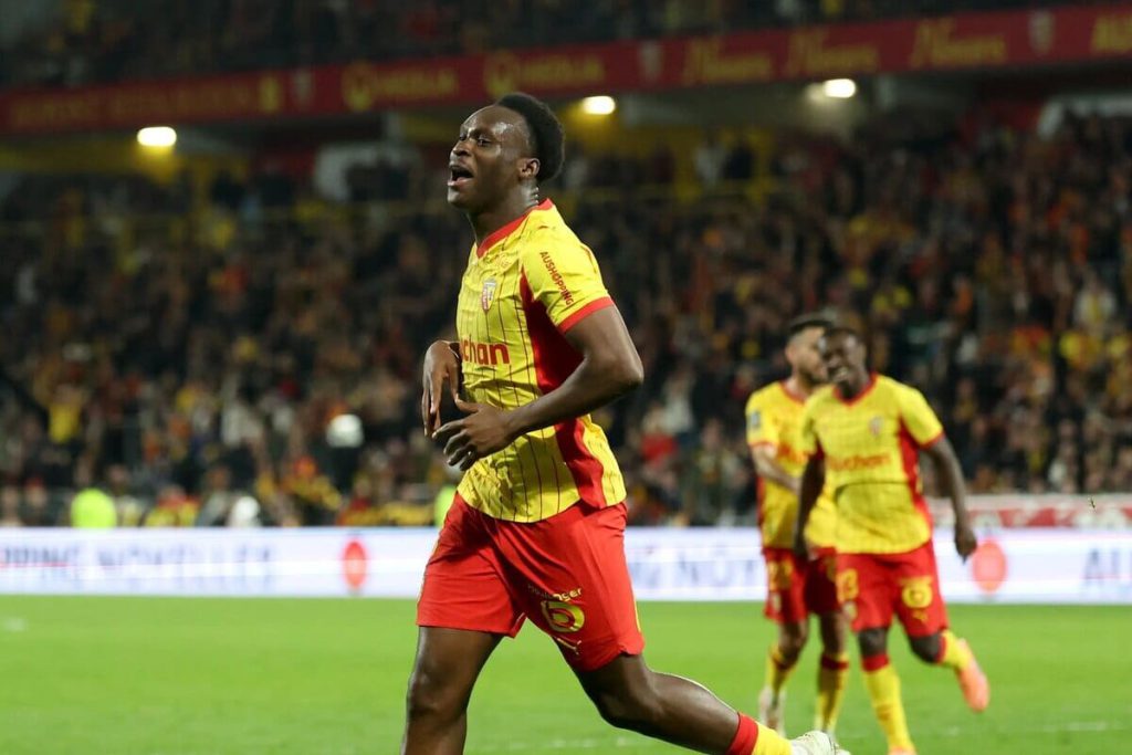 Liverpool e Man City são os favoritos para contratar Samson Baidoo