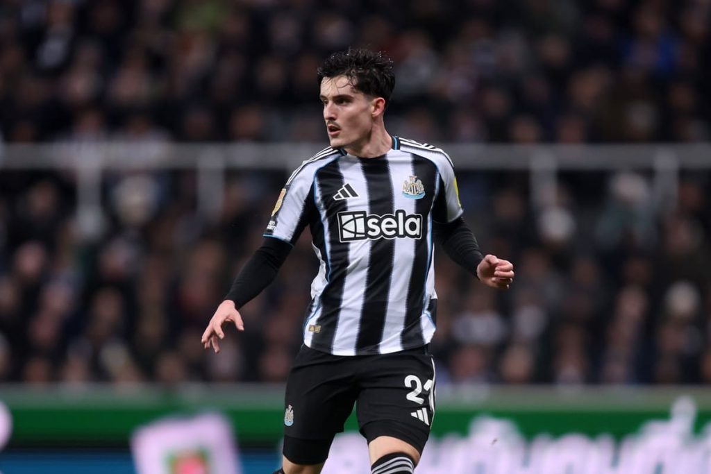 Manchester City está interessado em Tino Livramento, do Newcastle