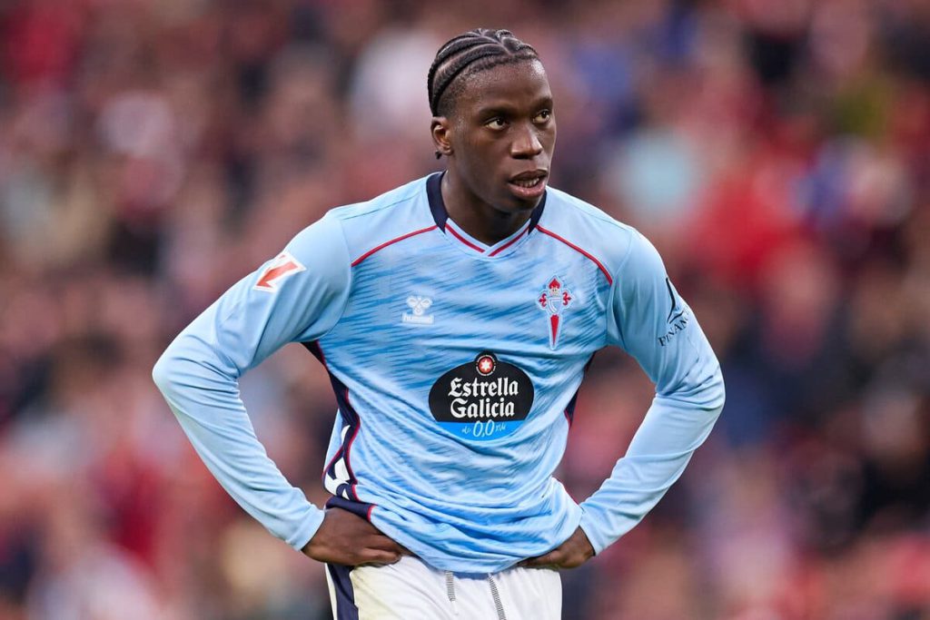 Aston Villa prepara proposta por Ilaix Moriba