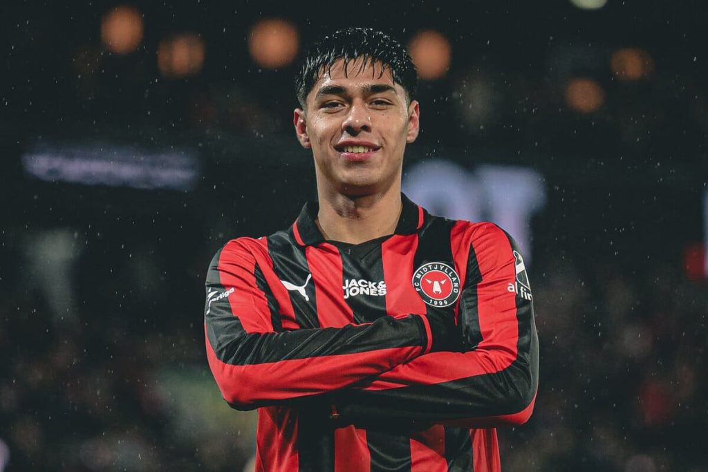 Everton demonstra forte interesse em Darío Osorio, do Midtjylland