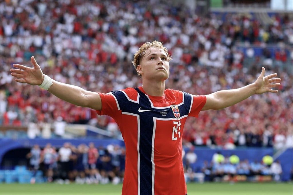 Andreas Schjelderup na mira do Liverpool, Chelsea e Tottenham