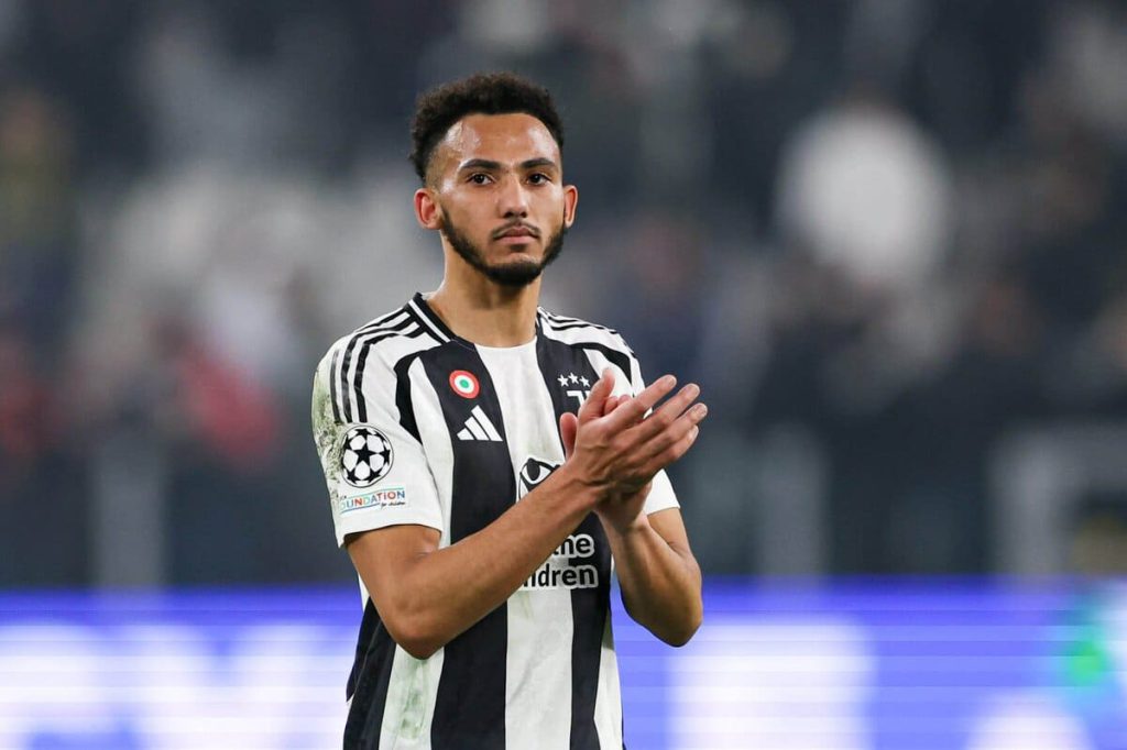 Juventus pode vender Lloyd Kelly por 35 milhões de euros