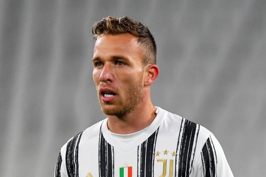 Arthur Melo negocia rescisão amigável com a Juventus