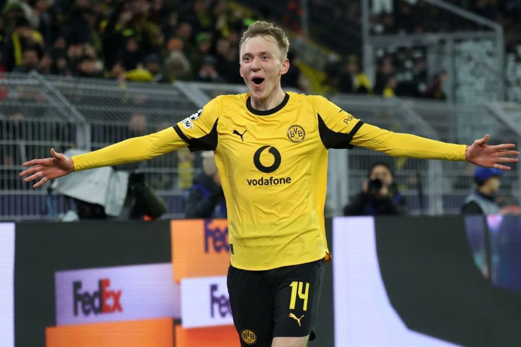 Arsenal estuda contratar Maximilian Beier, do Borussia Dortmund