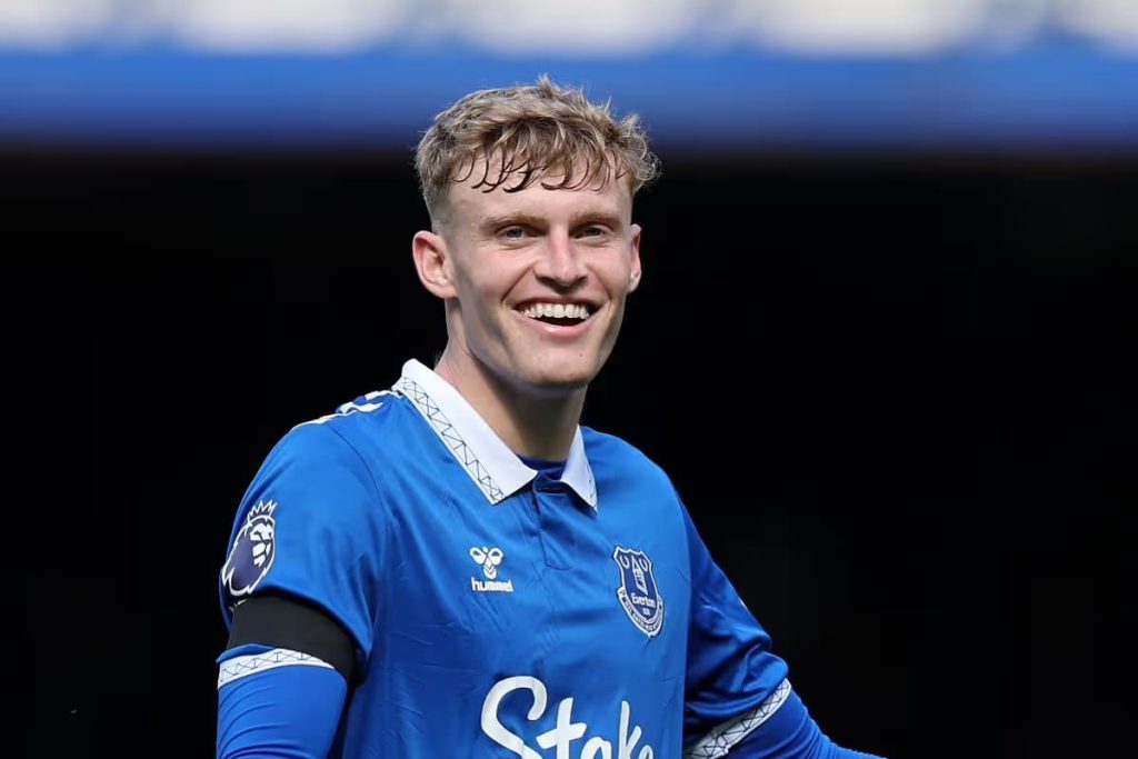 Manchester United continua de olho em Jarrad Branthwaite, do Everton