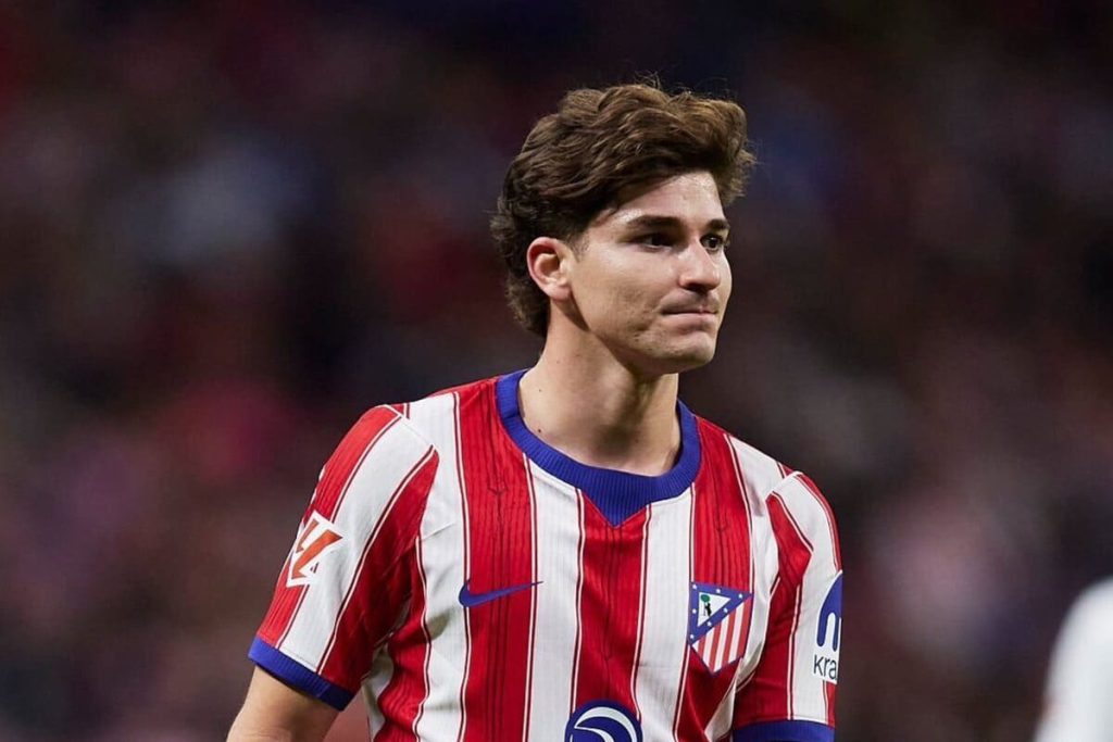 Atlético de Madrid descarta saída de Julián Álvarez em janeiro