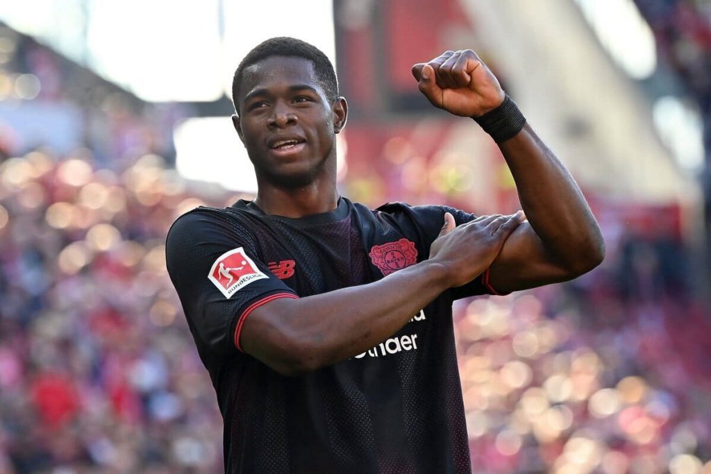 Bayer Leverkusen não planeja vender Christian Kofane em janeiro