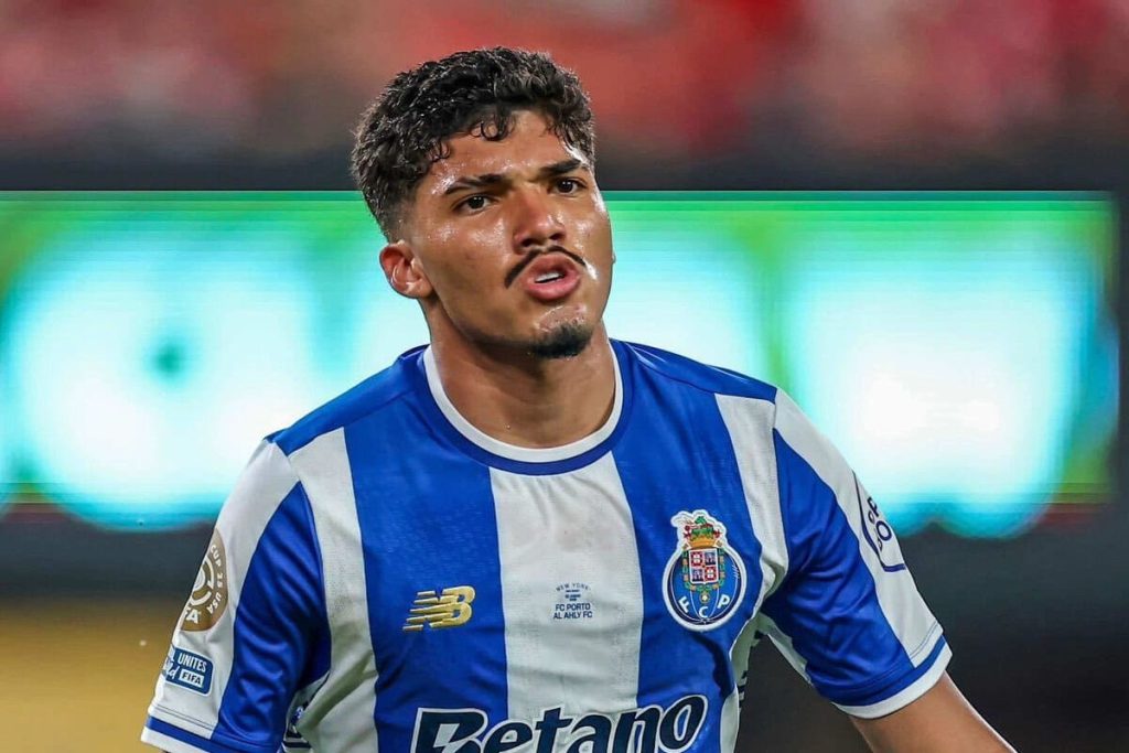 Liverpool continua interessado em William Gomes, do Porto